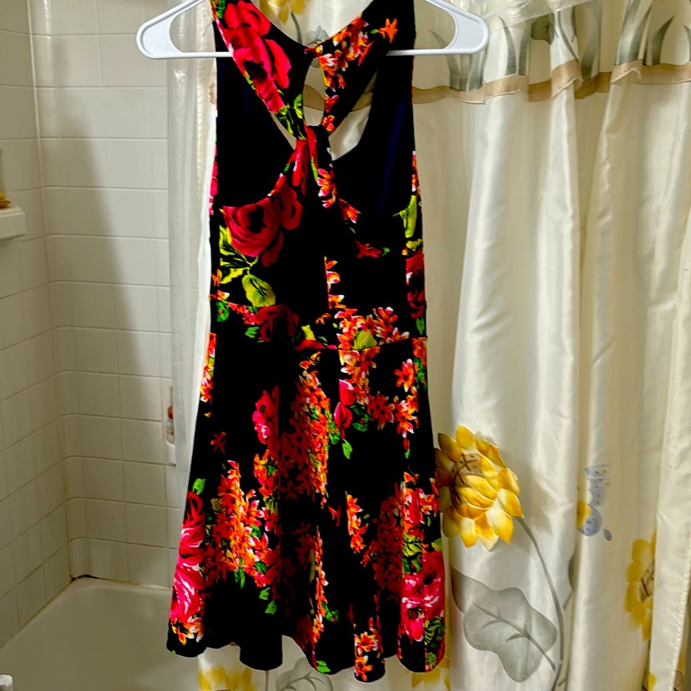 Woman’s short dress Black n Flowers L